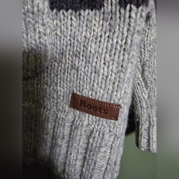 # 300 Roots Cabin Shawl Sweater - Picture 3 of 9